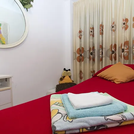 P4. Sant Pere, 7 Pax, *