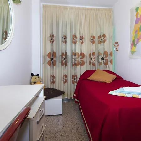P4. Sant Pere, 7 Pax, Calella