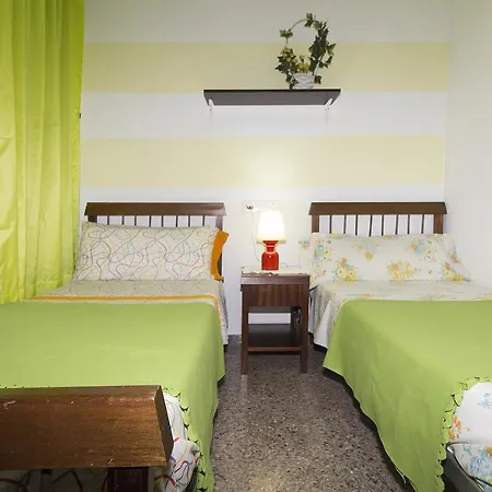 P4. Sant Pere, 7 Pax, Apartment Calella