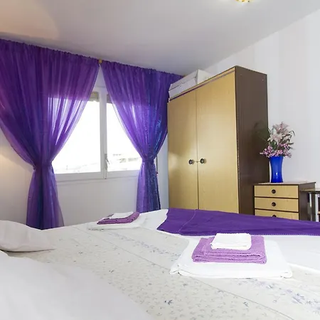 P4. Sant Pere, 7 Pax, Apartment Calella