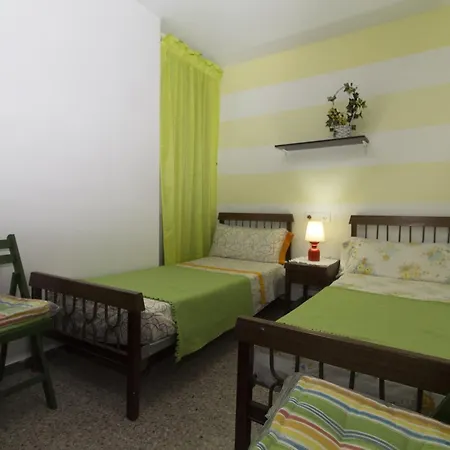 P4. Sant Pere, 7 Pax, * Calella