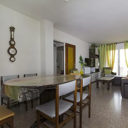 P4. Sant Pere, 7 Pax, Apartment *